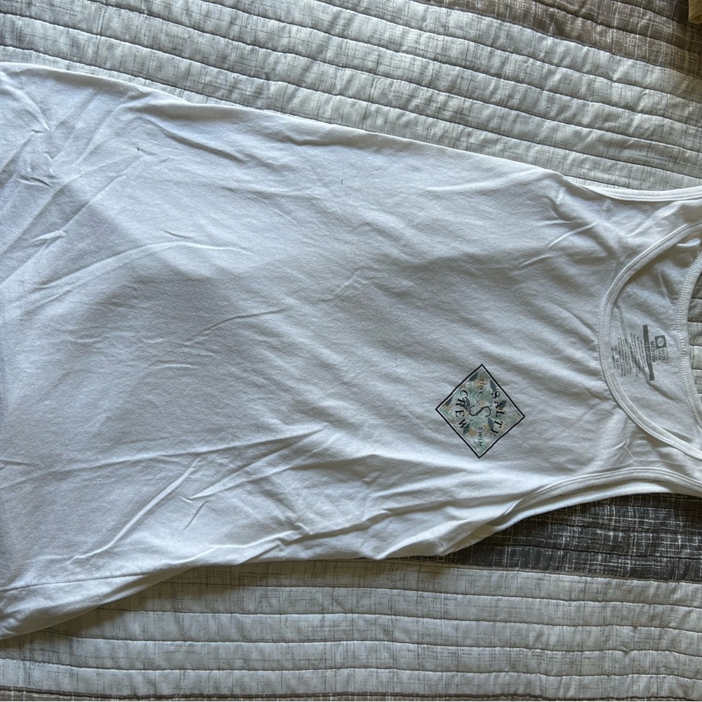 Sleeveless shirt